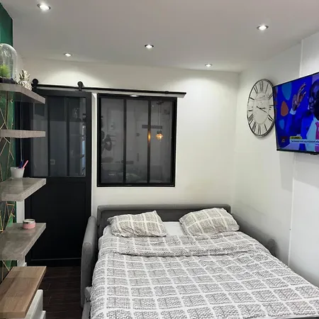 Luxurious, Comfortable And Bright Апартаменты Жуанвиль